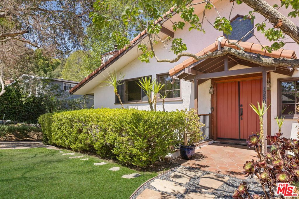 19805 Valley View Drive