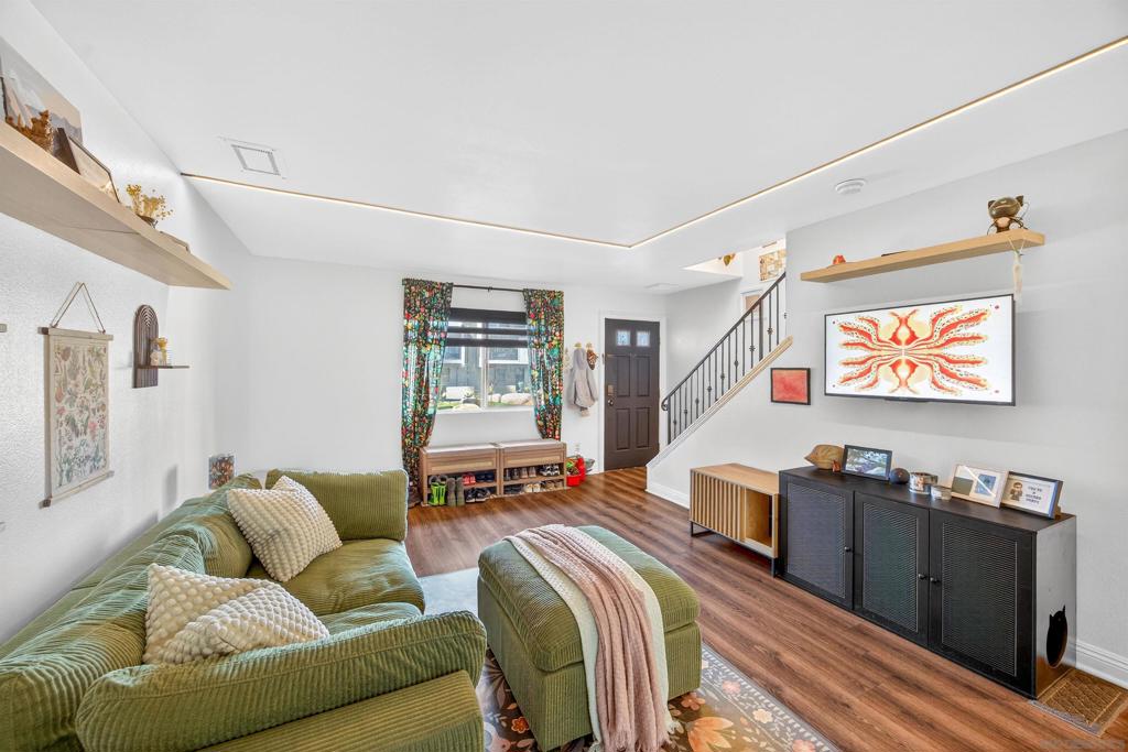 1045 Peach Ave 50