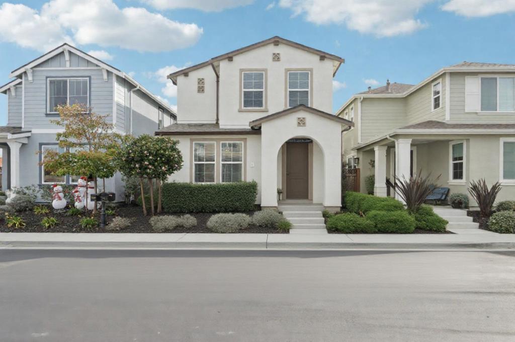 19307 Stonehenge Lane