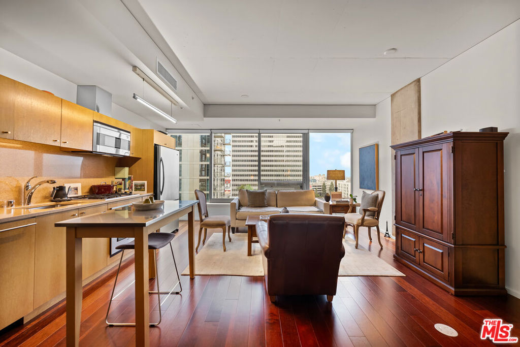 1155 S Grand Avenue 1111