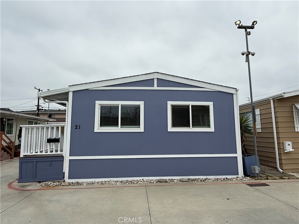 1741 Pomona Avenue 21