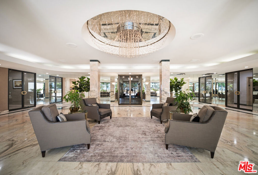 325 N Oakhurst Drive 405