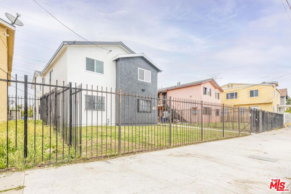 1535 E 92nd Street