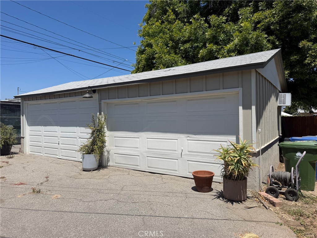 17615 Kingsbury
