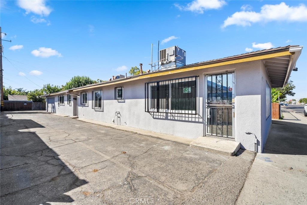 4584 E Tulare