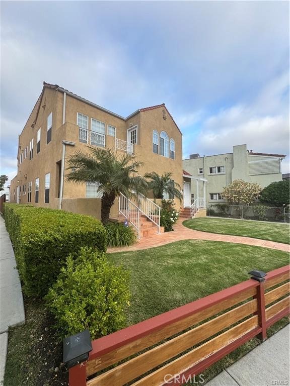 1046 S Citrus Avenue