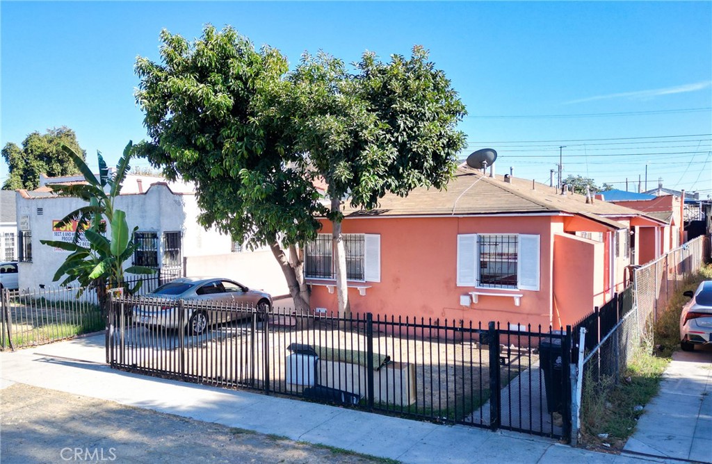 1214 W 85th Street