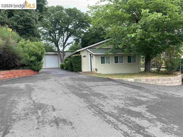 13676 Tuolumne Rd