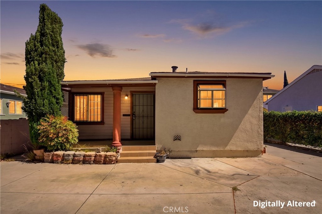 2901 E 65th