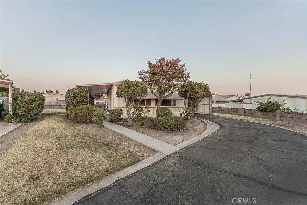 1701 Dinuba Avenue 42