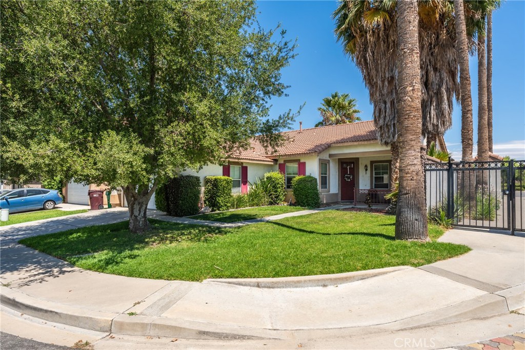 28386 Belleterre Avenue