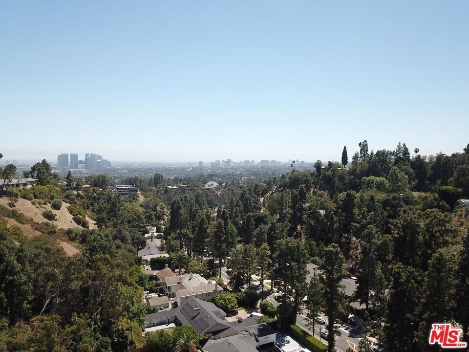 1422 Lindacrest Drive