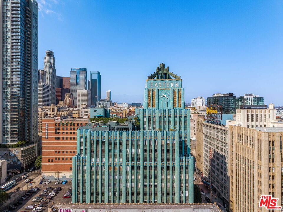 849 S Broadway M9