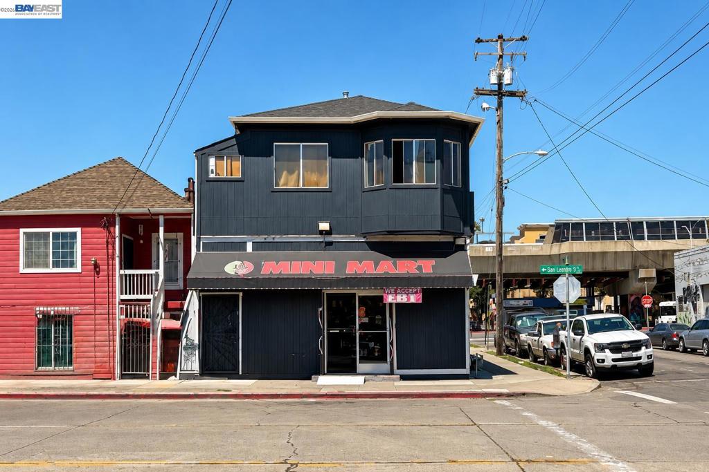 3338 San Leandro St