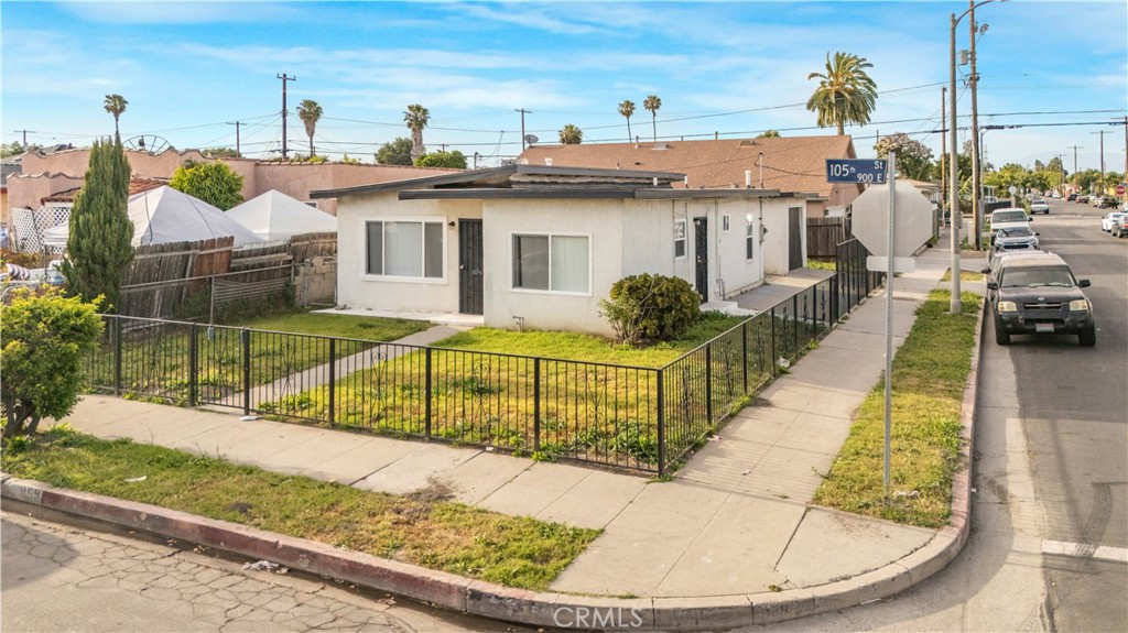 959 E 105th