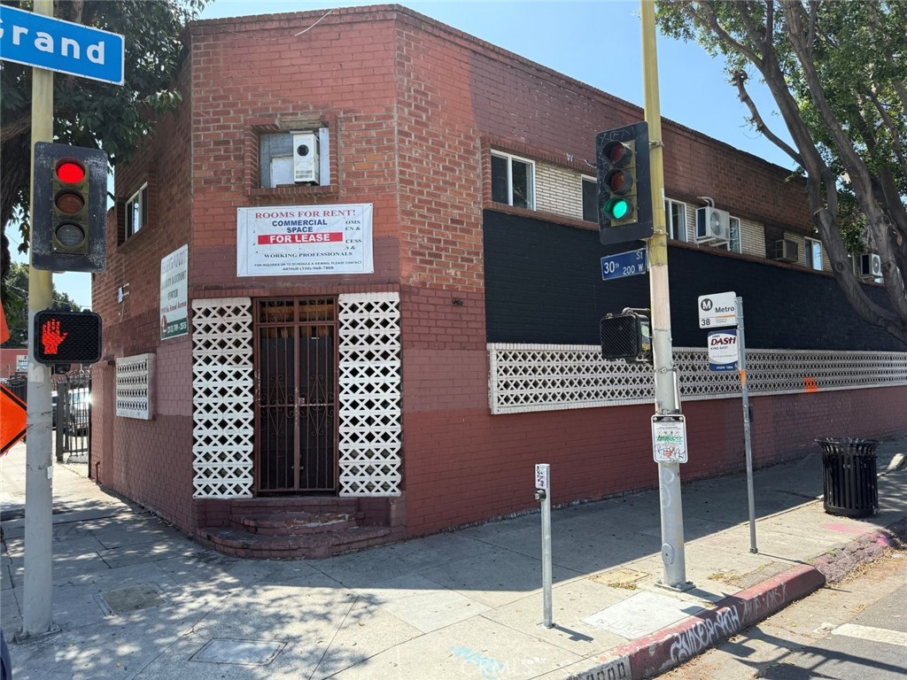 3000 S Grand Avenue