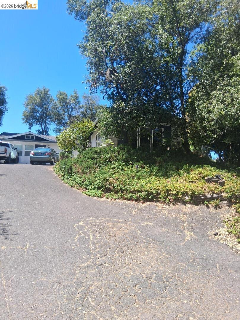 153 Summit AVE