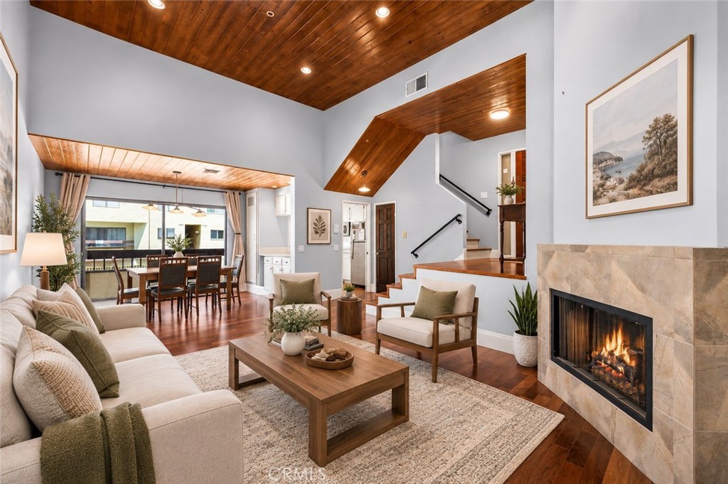 1022 S Marengo 5