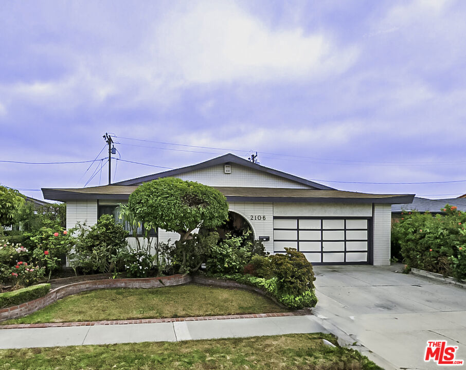2106 W 166th Street
