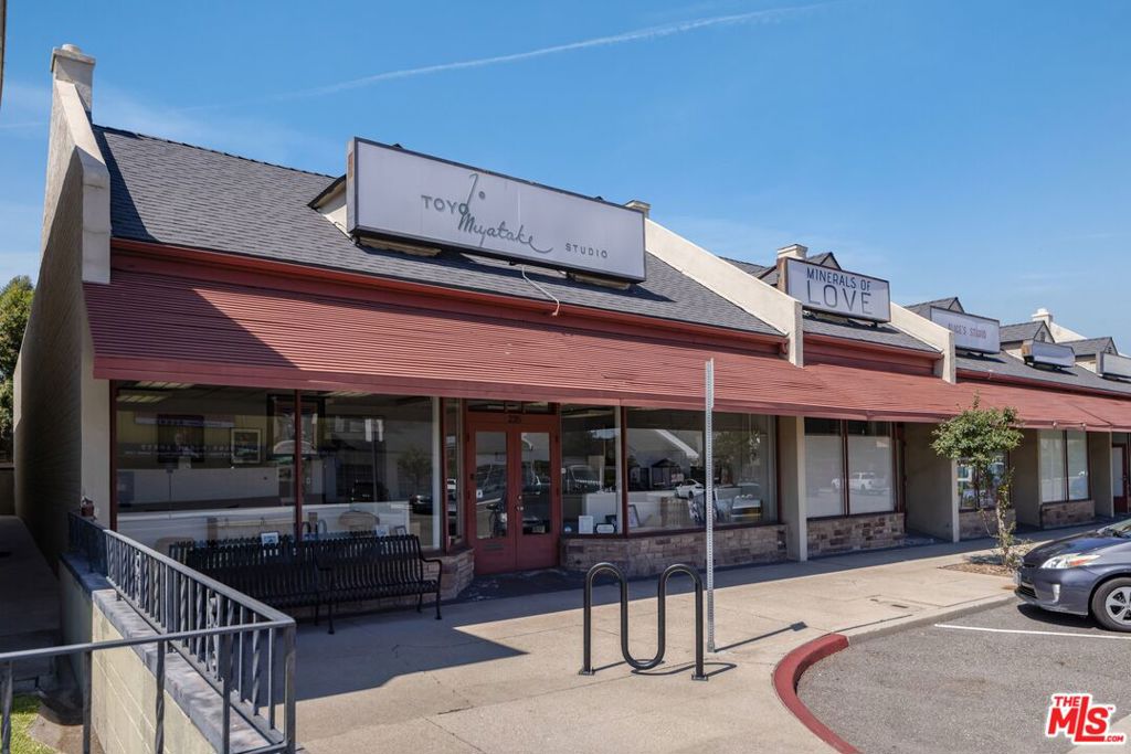 225 W Fairview Avenue