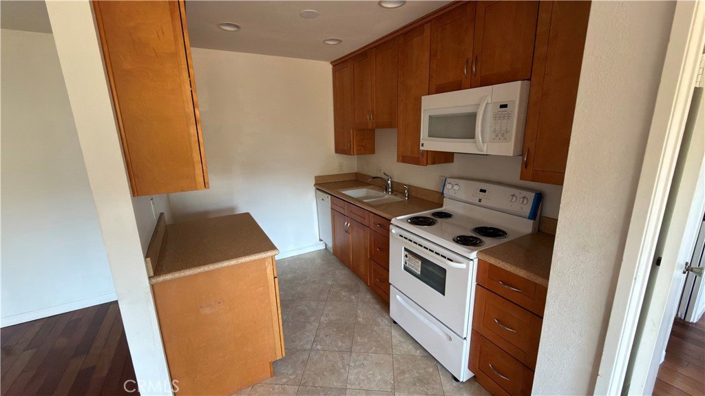 5840 Benner 102