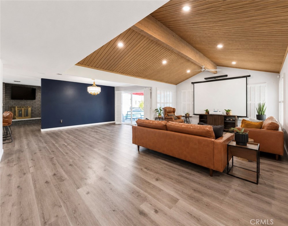 5602 Sycamore