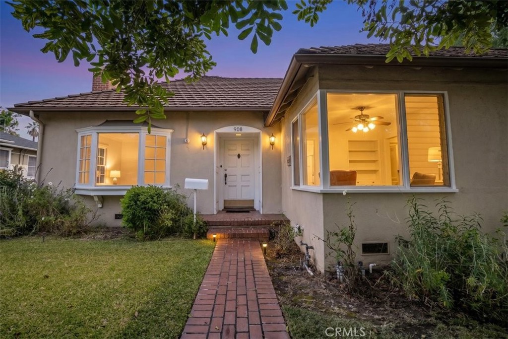908 N Cordova