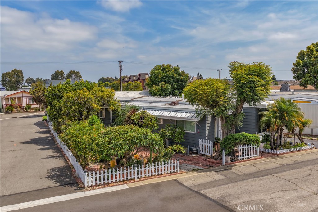 14352 Beach 73
