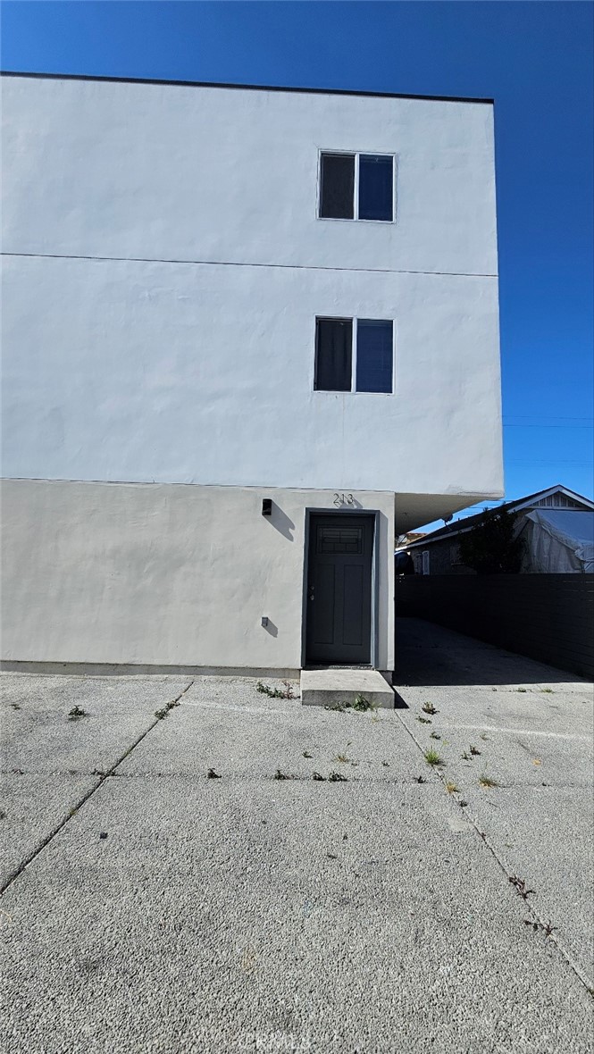 213 W 43rd