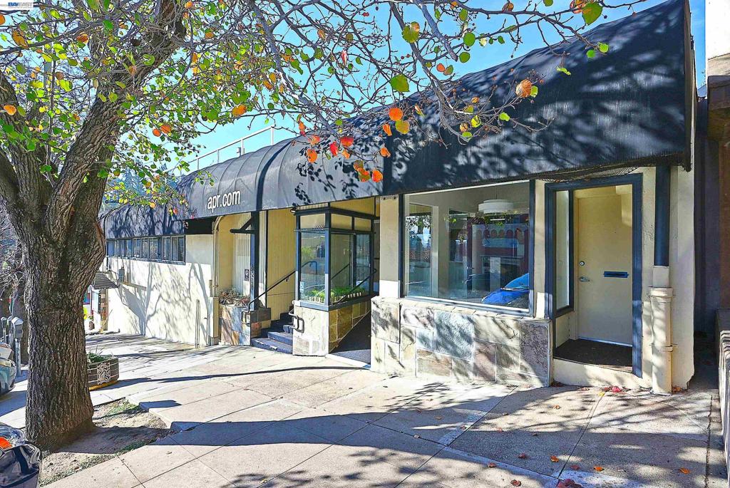 6211 A La Salle Ave