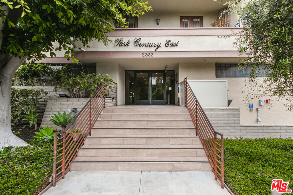 2332 Fox Hills Drive 304