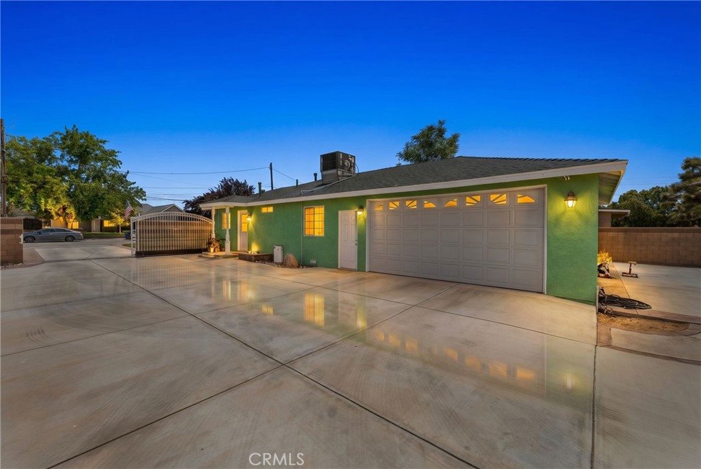 3333 W Avenue L4