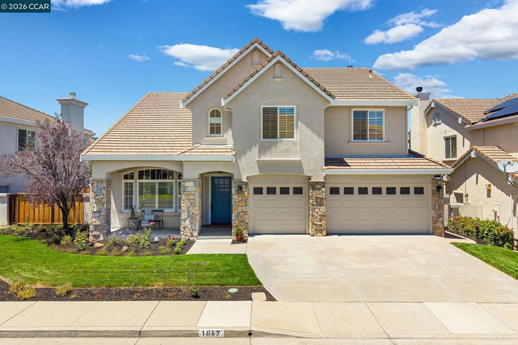1047 Rolling Woods Way