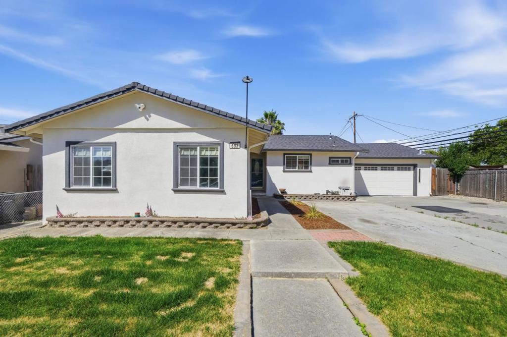 693 Bedivere Drive