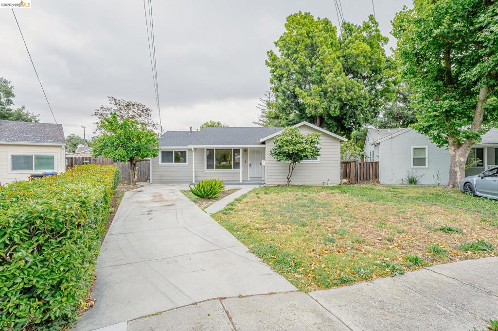 2465 Mountain View Dr