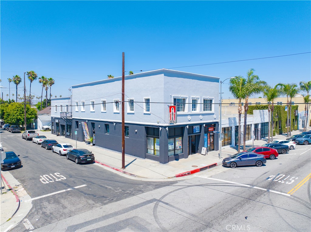 825 W Gardena