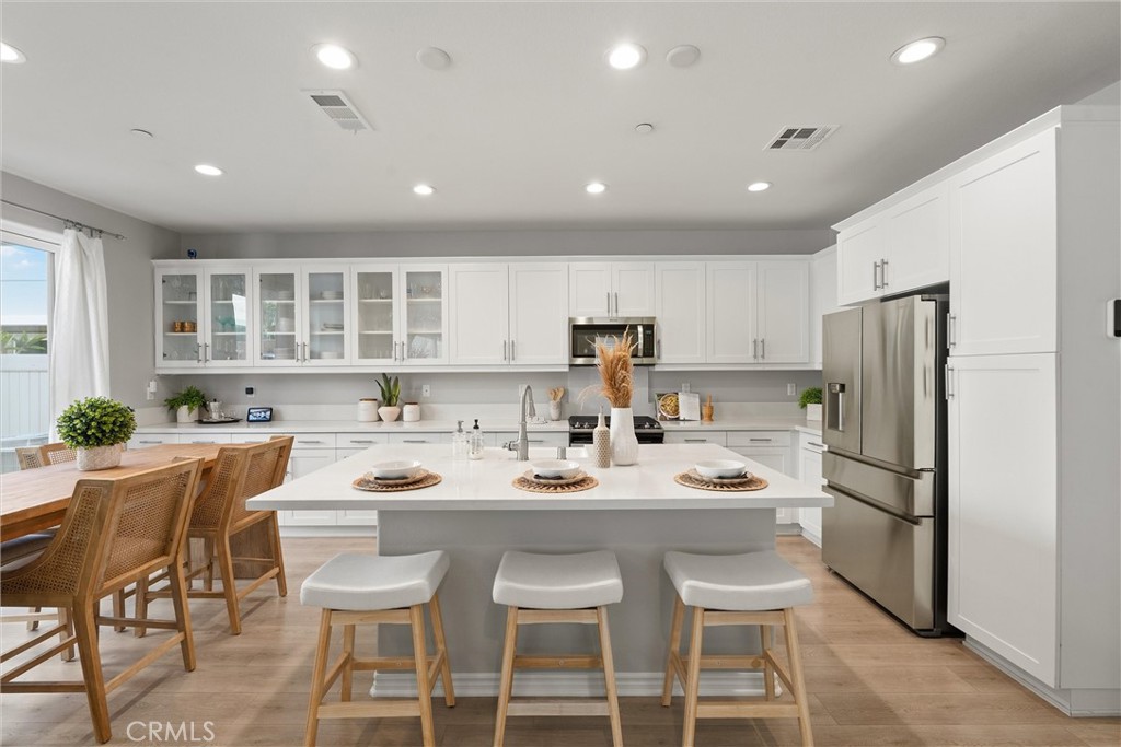250 W Ridgewood