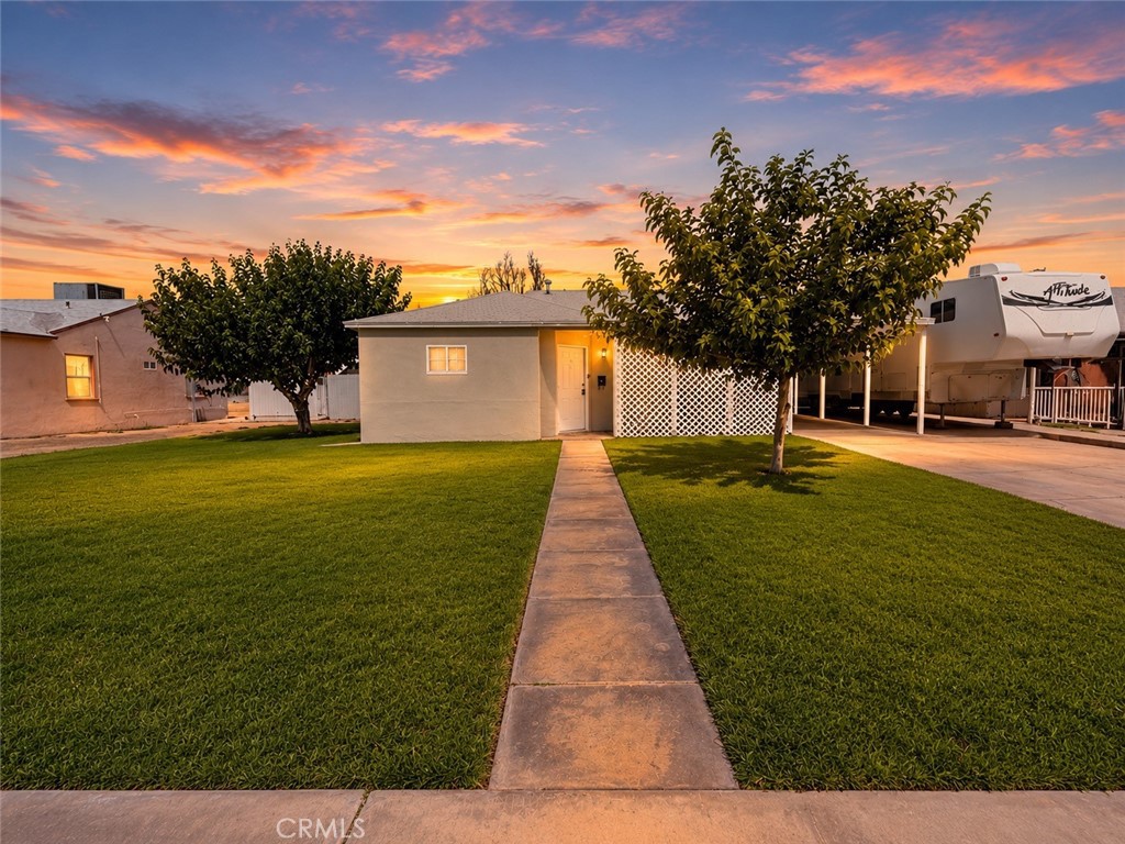 542 N 4th