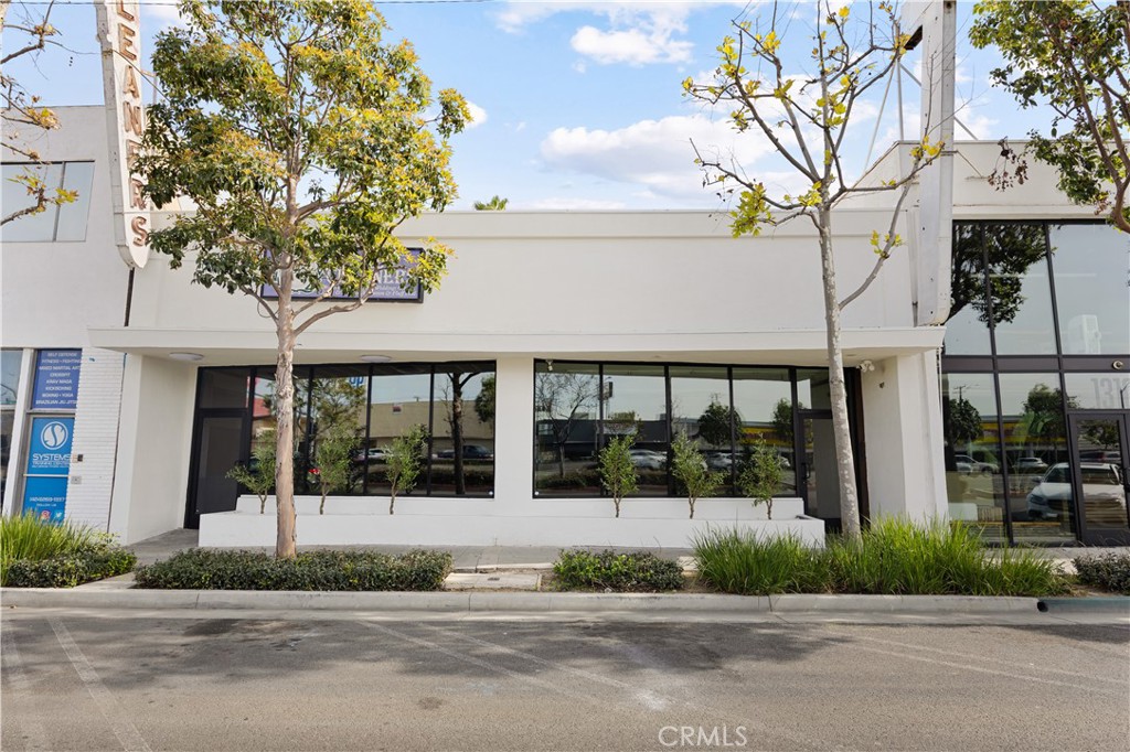 13052 Hawthorne Boulevard