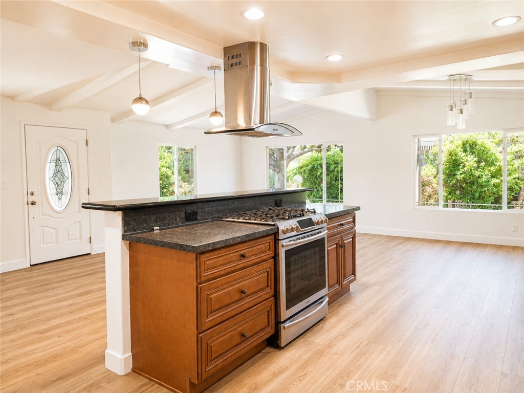215 Lakepark