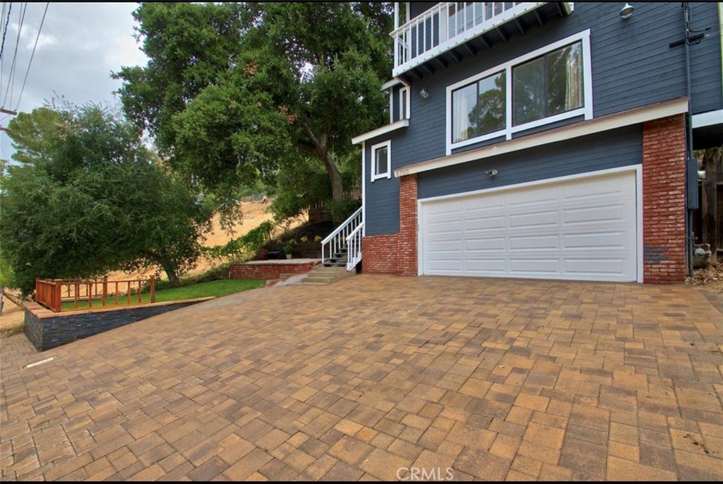 4250 Canoga