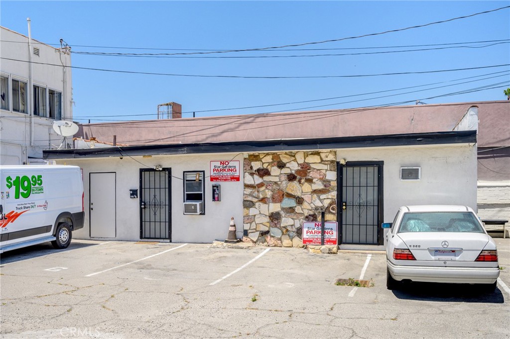 6634 Lankershim Boulevard 1/2
