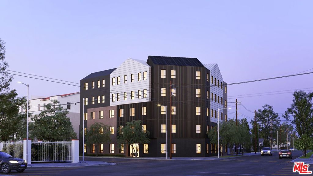 964 E Jefferson Boulevard