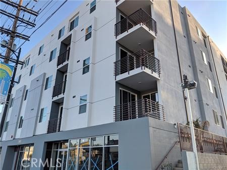 7343 Reseda Boulevard