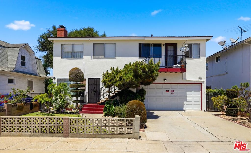 1127 W 164th Street
