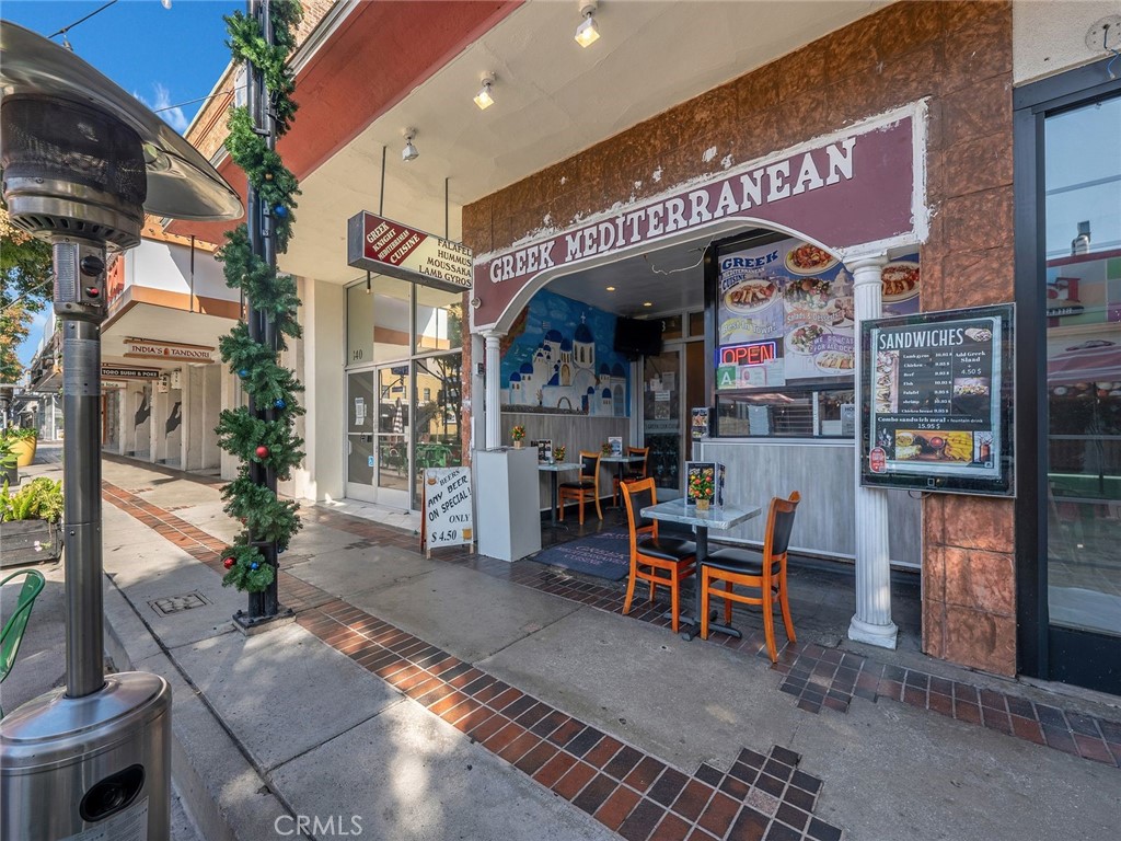 138 N San Fernando Boulevard