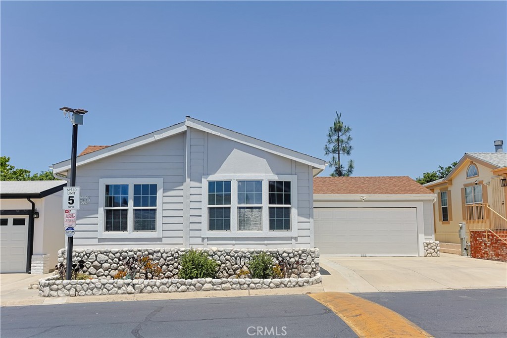 23301 Ridge Route 207