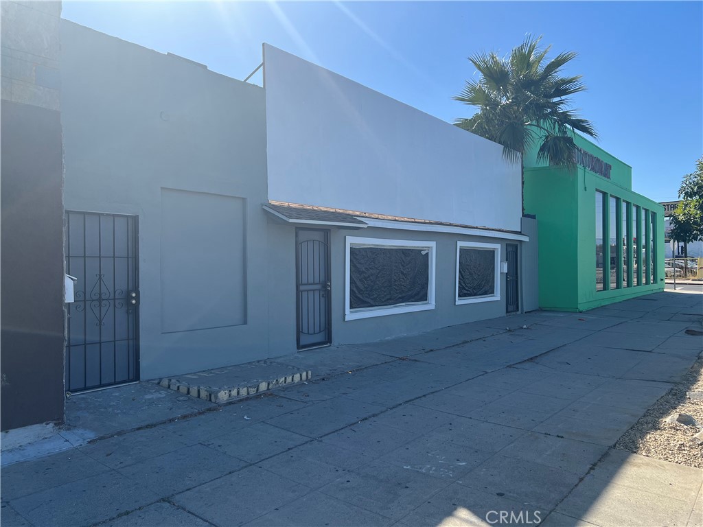 5725 Lankershim