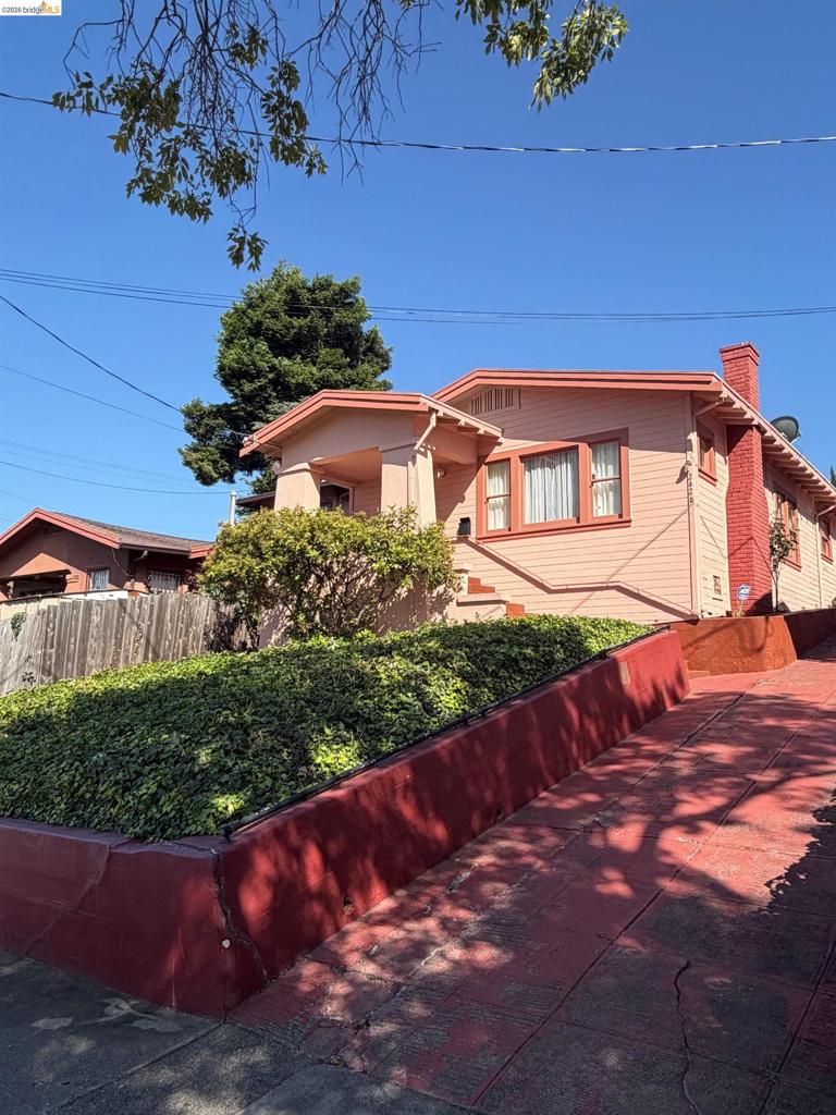 2426 38Th Ave