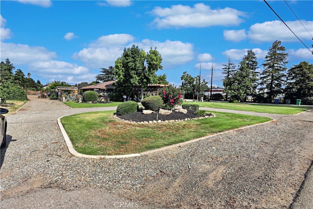 3629 N Lake